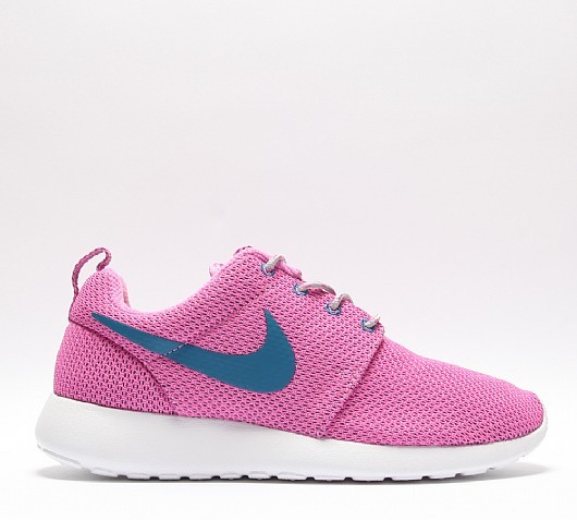 roshe run rose et blanche